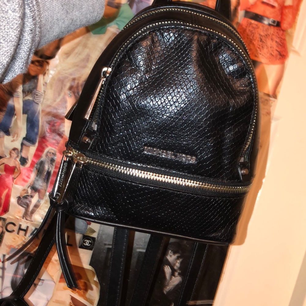 ✨Michael Kors Rhea Mini Python✨ - Picture 5 of 6